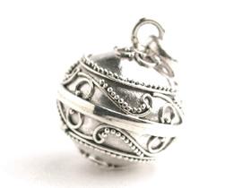 ガムランボール 海