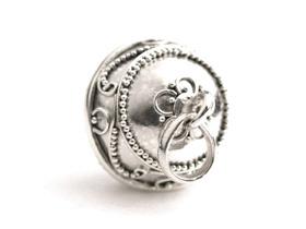 ガムランボール ジャワン 海