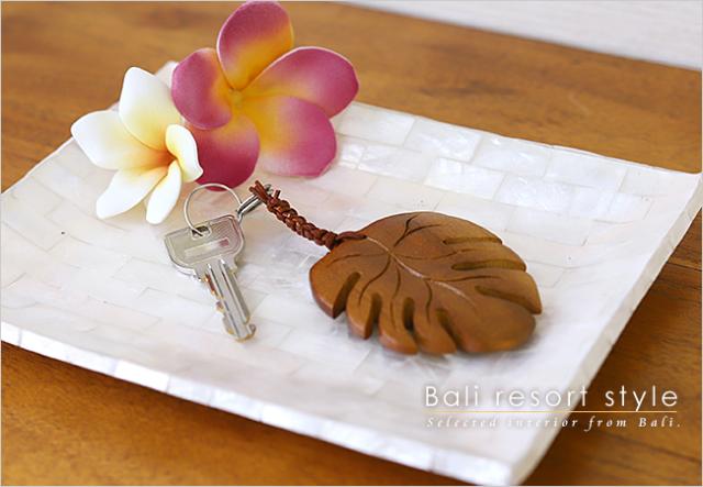 木製キーホルダー　モンステラ