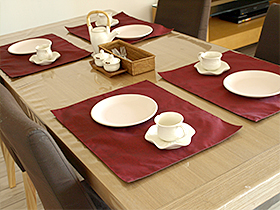 ランチョンマット　ワインレッド
