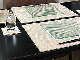 コースター　白い貝