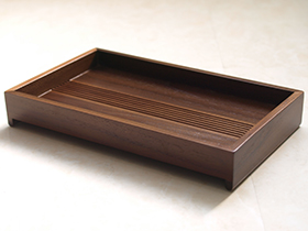 ライトブラウン