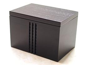 ダークブラウン