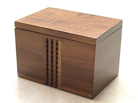 ライトブラウン