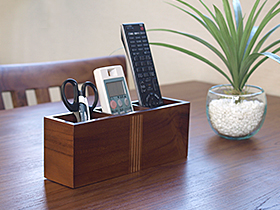 リモコンスタンド　高級　無垢材