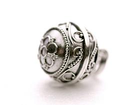 ガムランボール 海