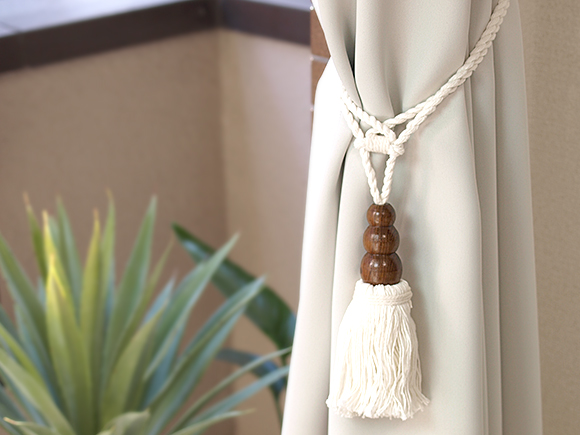 タッセル　木製