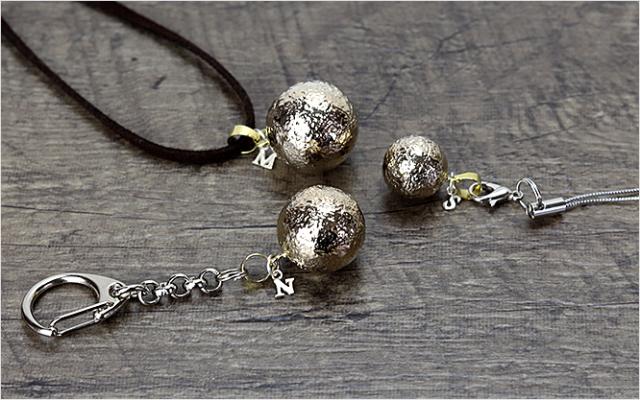 ガムランボール　イニシャルチャーム