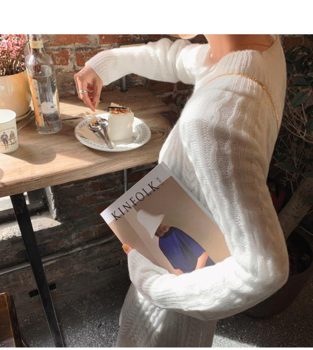 清楚系インナーセットニットワンピース 膝下 袖あり 襟なし ニット