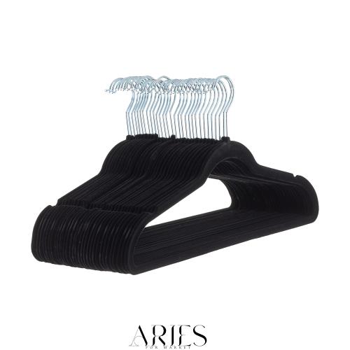 他サイト： Amazonベーシック ハンガー 30本組 滑らない かたくずれ防止 ベルベット製 ブラックの商品画像