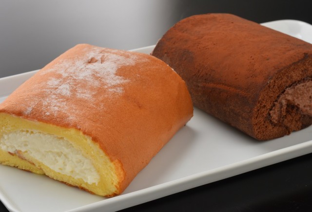 昭和製菓 函館ロールケーキセット (生クリーム・ショコラ 各１本 スイーツ 北海道 人気 お土産 冷凍品 お茶 おやつ チョコ 洋菓子の通販はau  PAY マーケット うまいっしょ本舗 au PAY マーケット－通販サイト