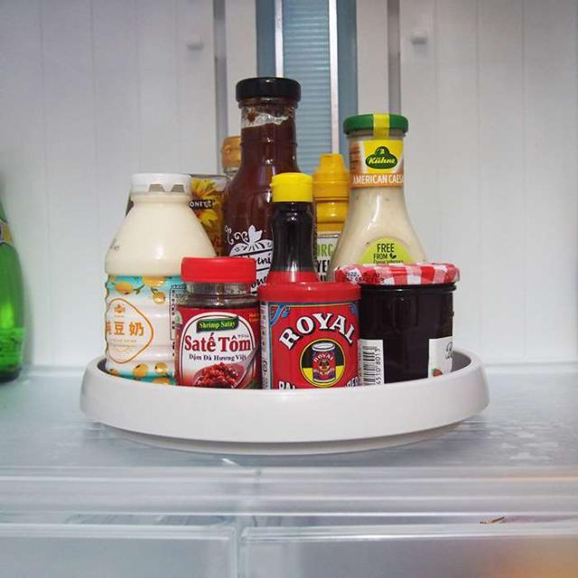 他サイト： 冷蔵庫の中でも便利 くるっトレー 回転台 直径約25cm 卓上 回転トレイ 組立不要 360度回転 冷蔵庫 食卓 シンク下 キッの商品画像