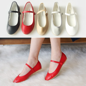 上ストラップ バレエ シューズ 人気のファッショントレンド