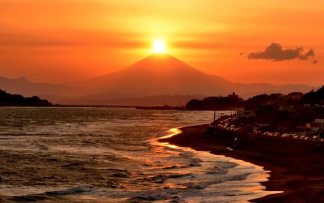 ディズニー画像ランド ぜいたくスマホ 壁紙 赤富士