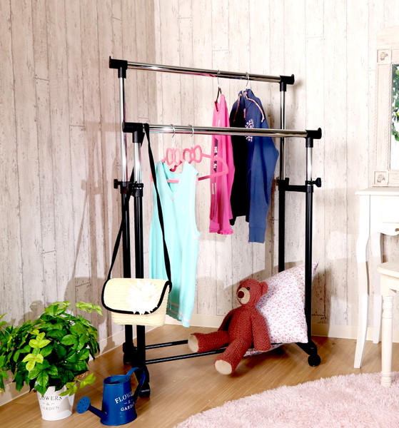ブラック 黒 ハンガーラック 低い パイプハンガー コートハンガー 衣類収納 ポールハンガー 押入れ クローゼット 収納 衣類 ワードローブの通販はau Pay マーケット アットカグ