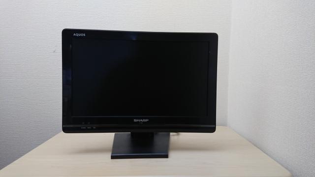 中古美品 シャープ 19型 Aquos 小型 液晶テレビ アンテナケーブル 付き Hdmi端子 Bs Cs 放送 視聴可能 リモコン テレビ ゲーム 対応 の通販はau Pay マーケット タイタンショップ