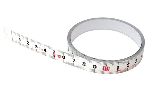 他サイト： 【メール便送料無料】新潟精機 快段目盛 貼れるメジャー 2m×13mm巾 PM-1320KDの商品画像