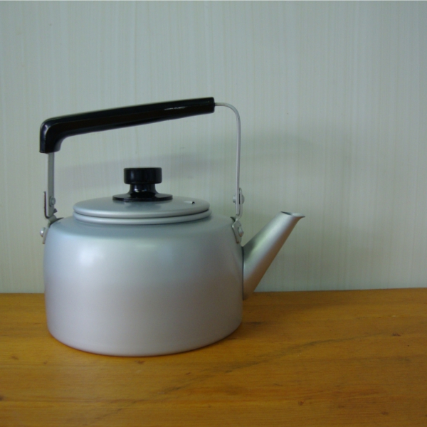 やかん おしゃれ かわいい 前川金属 アルミケトル シルバーハイケットル 1 0l Young Zone 最安値にの通販はau Wowma ワウマ やかん屋 商品ロットナンバー