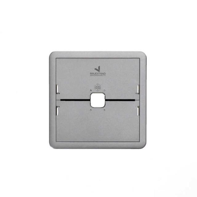 他サイト： ONED Majextand 人間工学に基づく、世界最薄スタンド(カラー:シルバー) MJX100SLVの商品画像