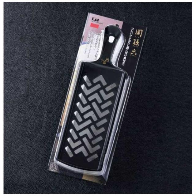 他サイト： 貝印 関孫六 コンパクトおろし器(受け皿付き) 000DH3352の商品画像