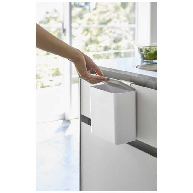 他サイト： 山崎実業 プレート マグネット&シンク扉ゴミ箱 ホワイト 4701の商品画像