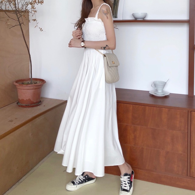 最新白い ロング ワンピース 人気のファッショントレンド