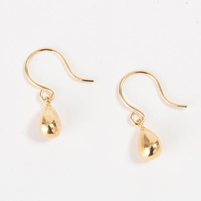 K18 18金 イエローゴールドピアスおしゃれな雫デザインの通販はau Pay マーケット トマトサラダ