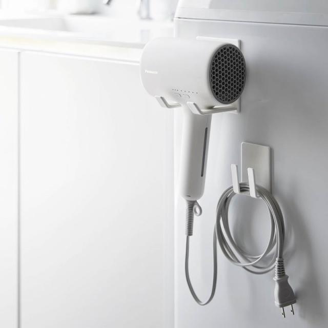 他サイト： 山崎実業 マグネットドライヤー&コードホルダー タワー ホワイト 4903208017398 【品番:01739】の商品画像
