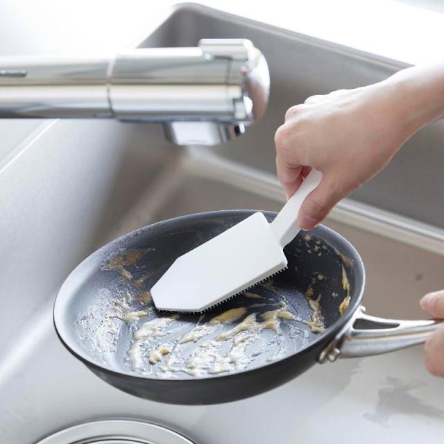 他サイト： 山崎実業 マグネットハンドル付シリコーンスポンジ タワー ホワイト 4903208018852 【品番:01885】の商品画像