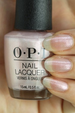 定形外送料無料 Opi オーピーアイ Nl Sh2 Throw Me A Kiss Shimmer スロー ミー ア キス Opi ネイル ネイルカラー ネイルポリッシュの通販はau Pay マーケット 大人ネイル