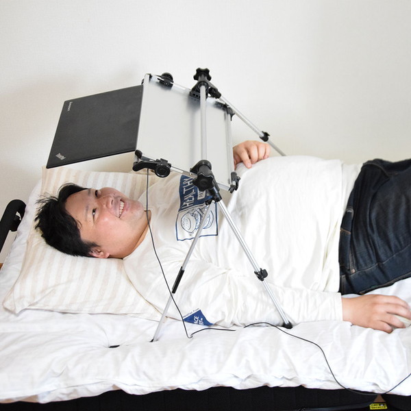 他サイト： スマホタブレット対応超軽量折りたたみ式【仰向けゴロ寝デスク】2 TKGORODK THANKOの商品画像