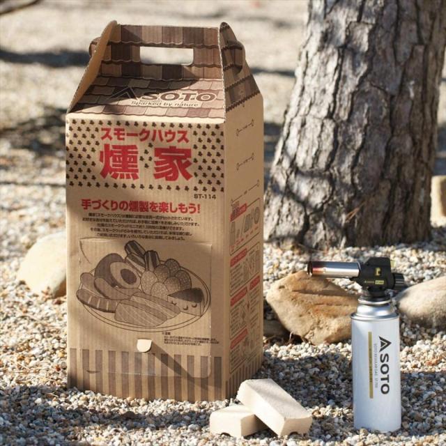 他サイト： ソト SOTO 燻家 スモークハウス ST-114 燻製 スモーク 初心者 スモーカー 繰り返し使用可  段ボールの商品画像