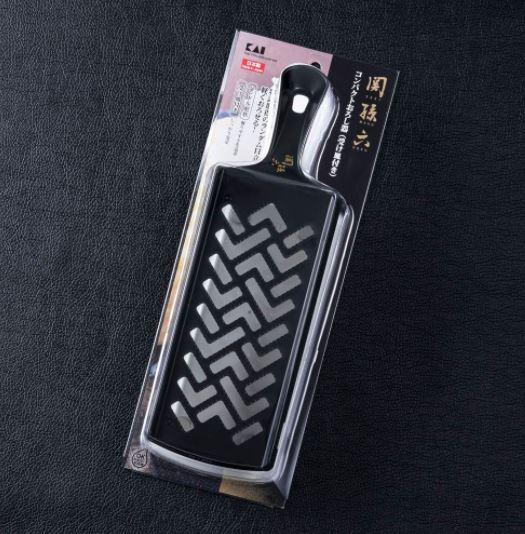 他サイト：  貝印 関孫六 コンパクトおろし器(受け皿付き) DH3352 キッチン用品 料理 クッキング 調理器具 便利用品の商品画像