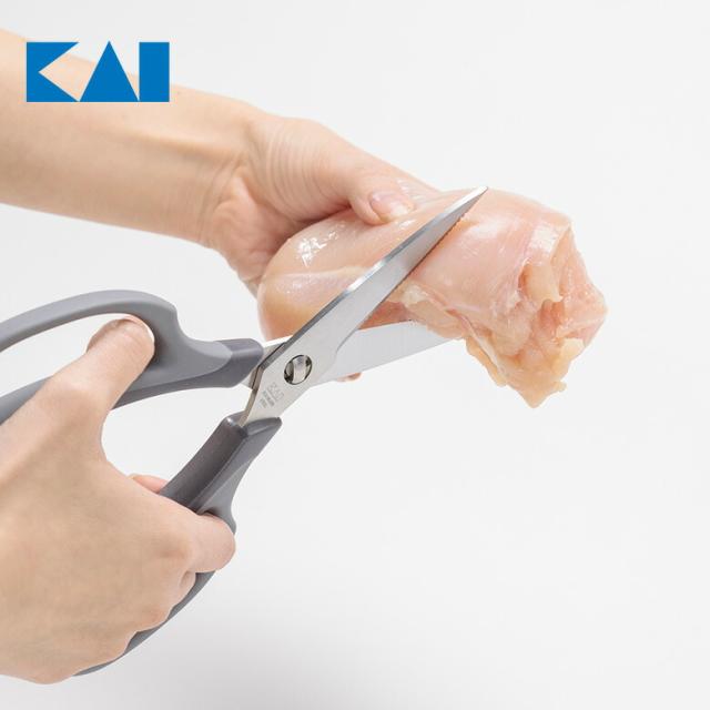 他サイト： Kai Kitchen ソフトグリップキッチンバサミ 食洗機 分解 キッチンばさみ キッチンバサミ 料理バサミ 鶏肉 キッチンの商品画像