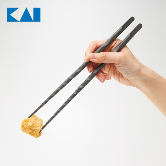 他サイト： Kai Kitchen 握りやすい菜箸 27cm(ヘラ付き) 食洗機 菜箸の商品画像