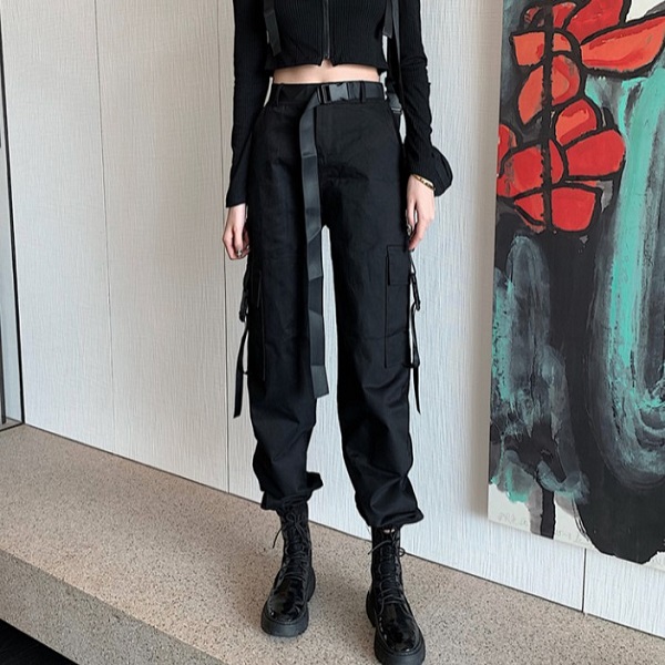 心に強く訴える黒 カーゴ パンツ レディース 人気のファッション画像