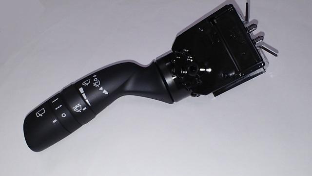 トヨタ純正 時間調整式間欠ワイパースイッチレバー ヤリスクロス 10系の通販はau Pay マーケット カズネット7