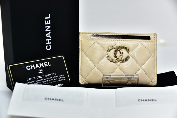 鑑定済 正規品 極美品 CHANEL シャネル マトラッセ 白 カードケース-