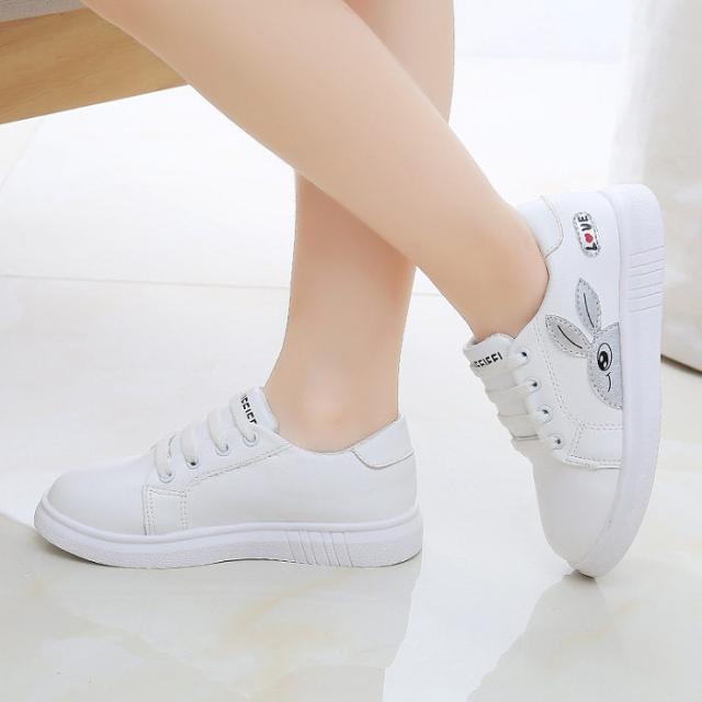 スニーカー キッズ 子供靴 男の子 女の子 運動靴 子供用 かわいい 春夏 通気性 オシャレ 通園 通学 白スニーカー カジュアル スポーツ 運の通販はau Pay マーケット 総合オンラインショップ