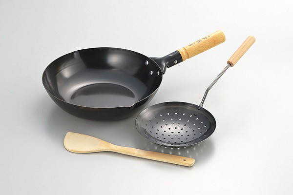 他サイト： 陳 建一 IH200V対応北京鍋&ミニシャーレン 28cm 竹ターナー付 CK-334R(1003957)の商品画像