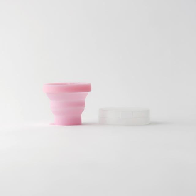 他サイト： たためる携帯うがいコップ ケース付き ライトピンク W594LP マーナ [コンパクト 折りたたみ 持ち運び シリコーン製 アイの商品画像