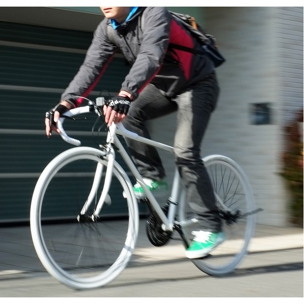 他サイト： ロードバイク 700c(約28インチ)/ホワイト(白) シマノ21段変速 重さ/14.6kg 【Grandir Sensitivの商品画像