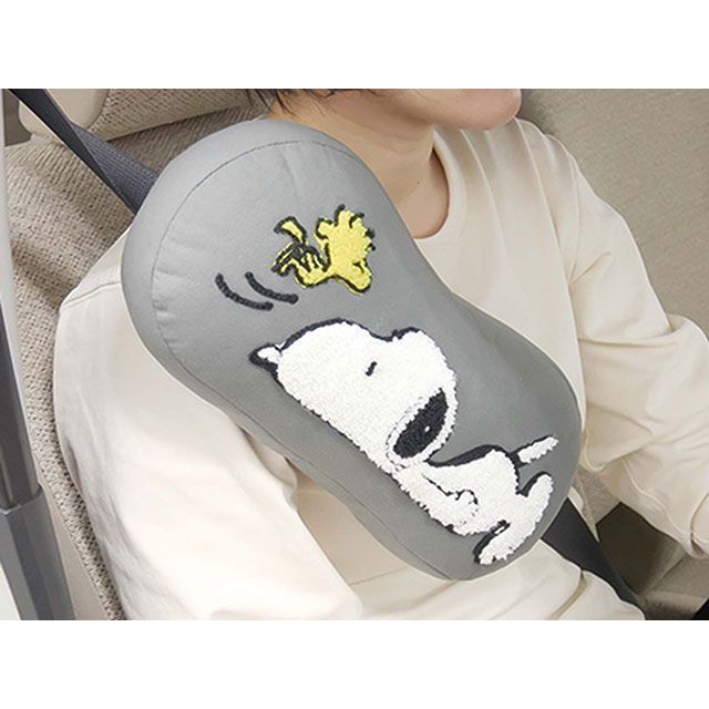 他サイト： ボンフォーム ねそべりスヌーピー シートベルトクッション(グレー) BONFORMの商品画像