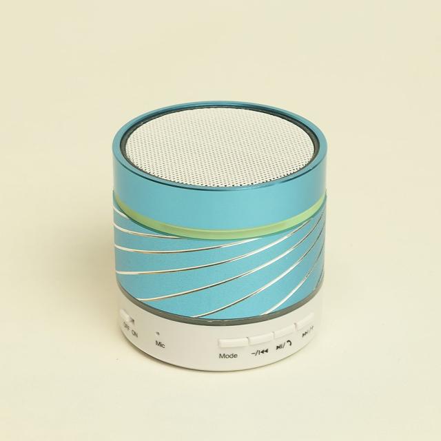 小さくてかわいい Bluetoothスピーカー ポータブルスピーカー Round 1 Bl ブルーの通販はau Pay マーケット エルモア ビックオフ東中野店