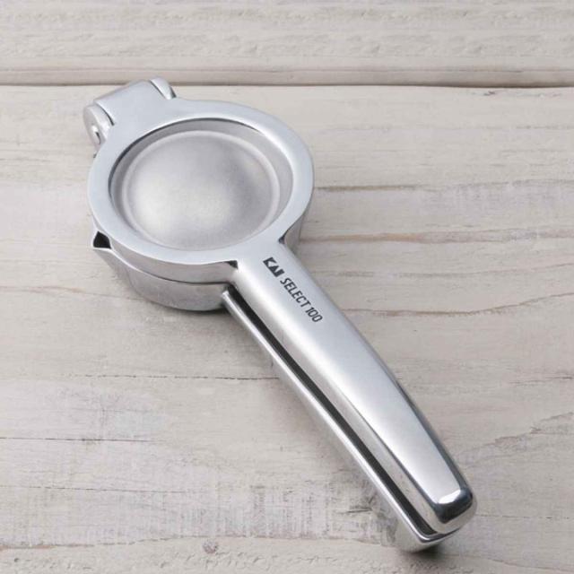 他サイト： ミニしぼり 貝印 セレクト100 絞り器 ( SELECT100 しぼり器 絞り 搾り器 アルミ製 柑橘 すだち 下ごしらえ 調の商品画像