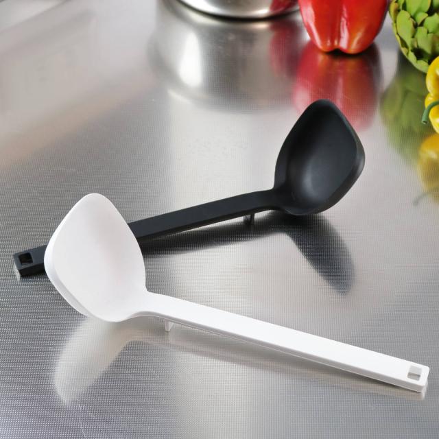 他サイト： 山崎実業 tower シリコーンお玉 タワー ( 4903208051897 シリコン製 シリコーン 調理 キッチンツール レーの商品画像