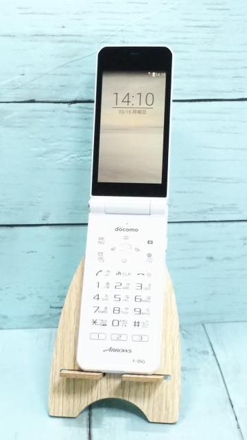 リアルサープラス 美品 送料無料 Docomo Arrows ケータイ F 05g ホワイト 本体 白ロム Simロック解除済み Simフリー 40 新作 Www Endocenter Com Ua