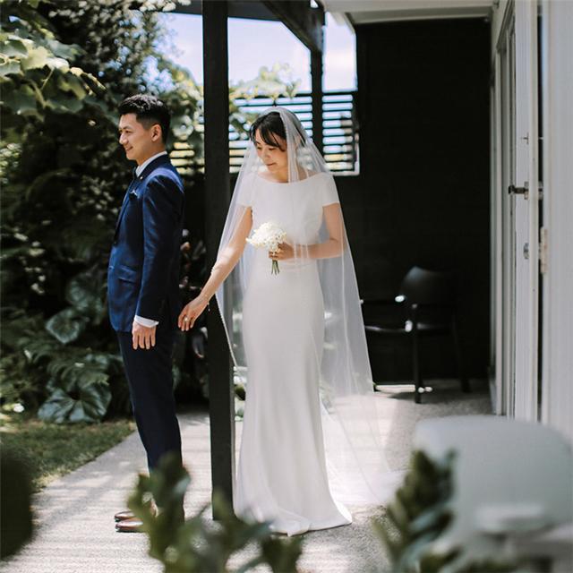 大流行中 ウェディングドレス 二次会 花嫁ドレス 結婚式 ドレス パーティードレス ワンピース ストレート 大人 シンプル 無地 袖あり かっこいい 予約販売品 Droidfilehost Com