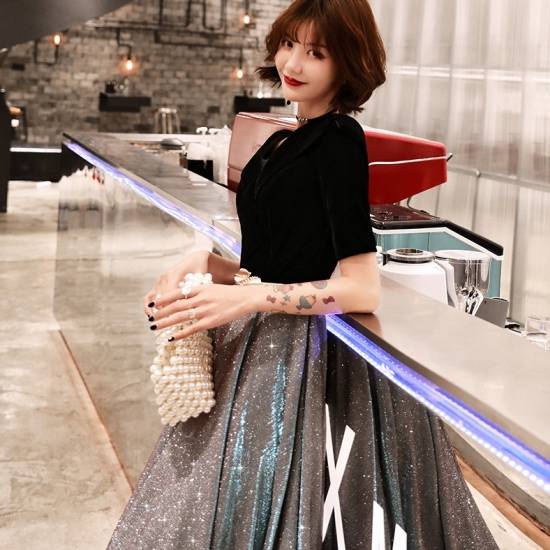 流行に パーティードレス ミモレ丈 演奏会 結婚式 二次会 お呼ばれ ドレス ブラックドレス Vネック 袖あり キラキラ Aライン エレガント 個性的 ラッピング無料 Centrodeladultomayor Com Uy