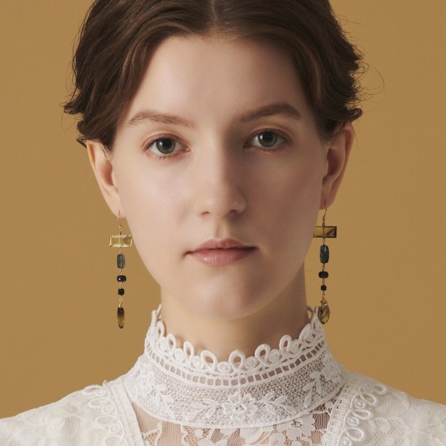 agete アガット ピアス Eva Hanusova カイヤナイト | angromarketing.mk